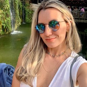 Meet your Posher, Camila